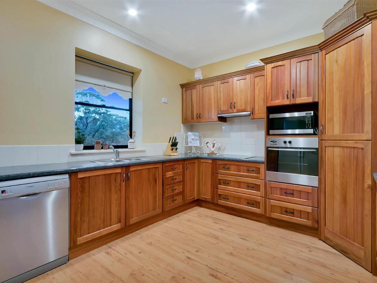 Lake Bywater Cottage Walker Flat Екстериор снимка