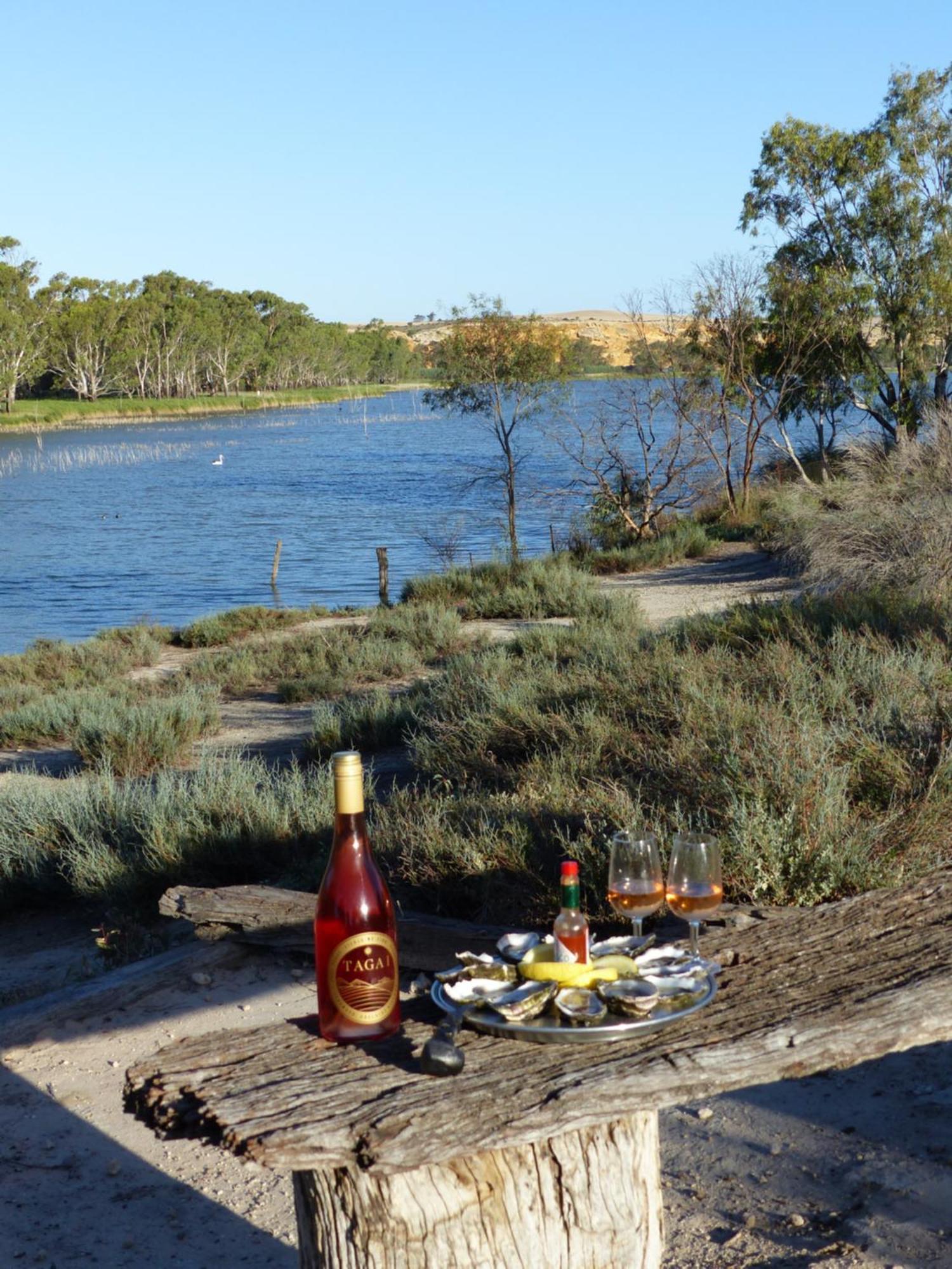 Lake Bywater Cottage Walker Flat Екстериор снимка